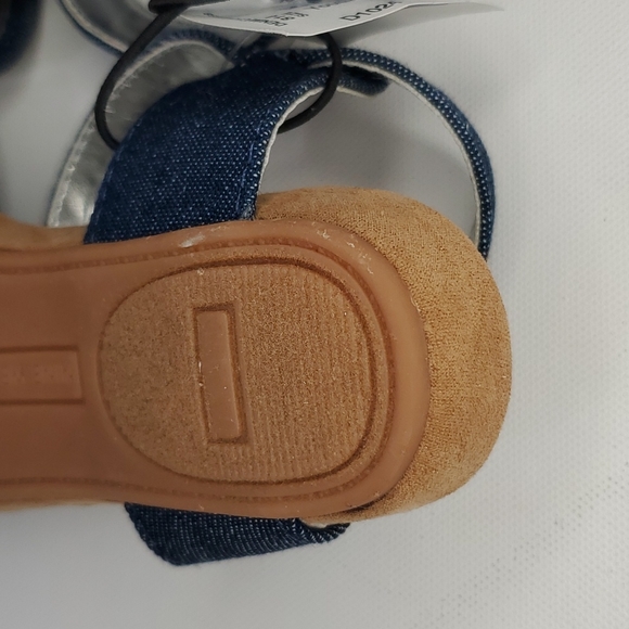 Brand new Nine West Girls Glittery sandals - Picture 5 of 11